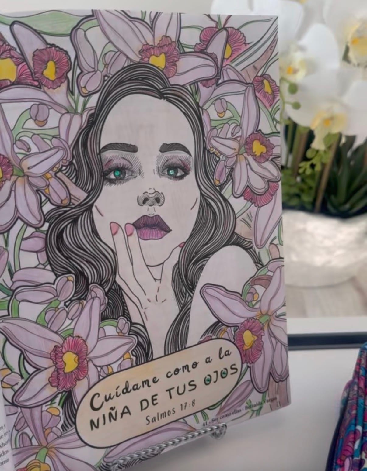 Biblia Creativa, Journaling y Colorear: La Rutina Silenciosa de las Mujeres Solteras que Están Creando una Vida en Calma